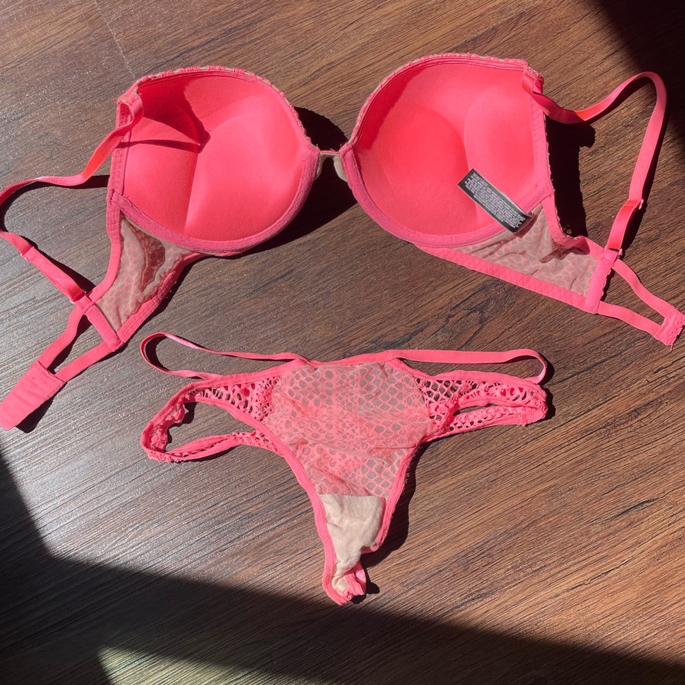 Victoria's Secret “Bombshell” Collection Bra and Thong Set - Picture 7 of 8